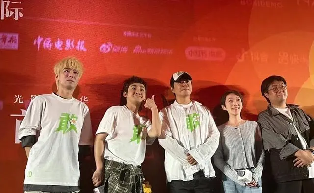 蒋龙主演《10号敢死队》上映，陈思诚按其形象修改剧本 - 细节速览